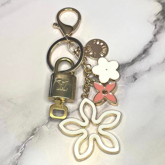 Louis Vuitton Lock & Key #340 with a Floral Charm Keychain | White, Pink & Gold - Picture 1 of 5
